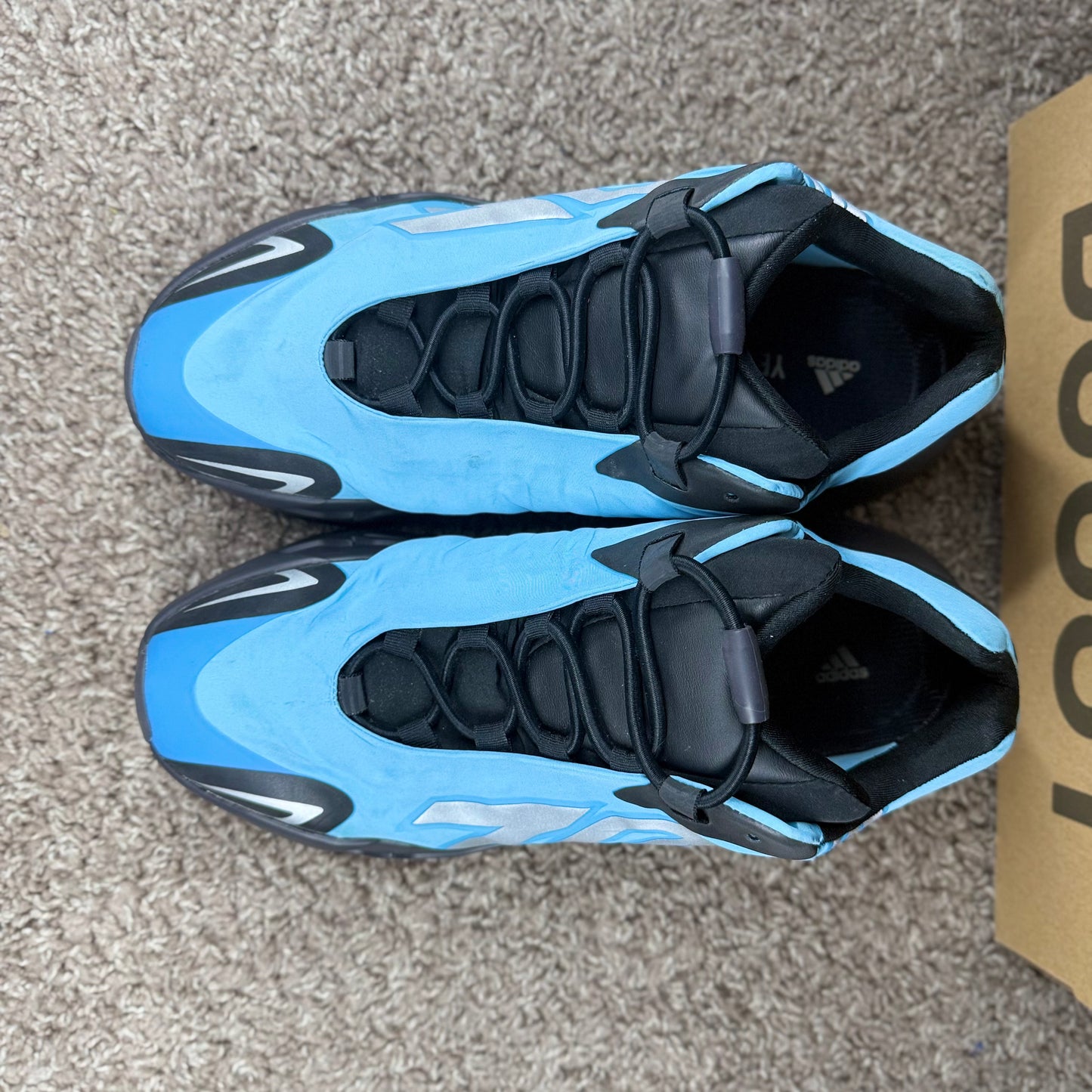 Yeezy 700 Mnvn “Cyan”